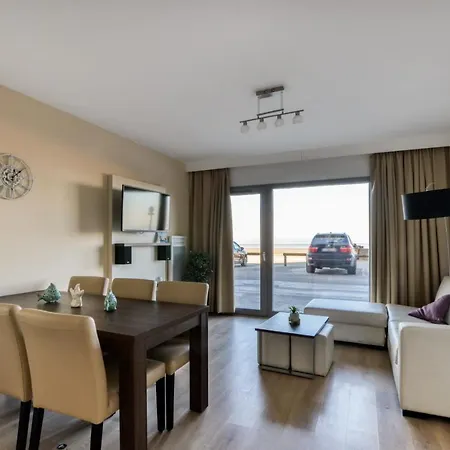 For 6 People On The Ground Level With Sea View בריי-דון
